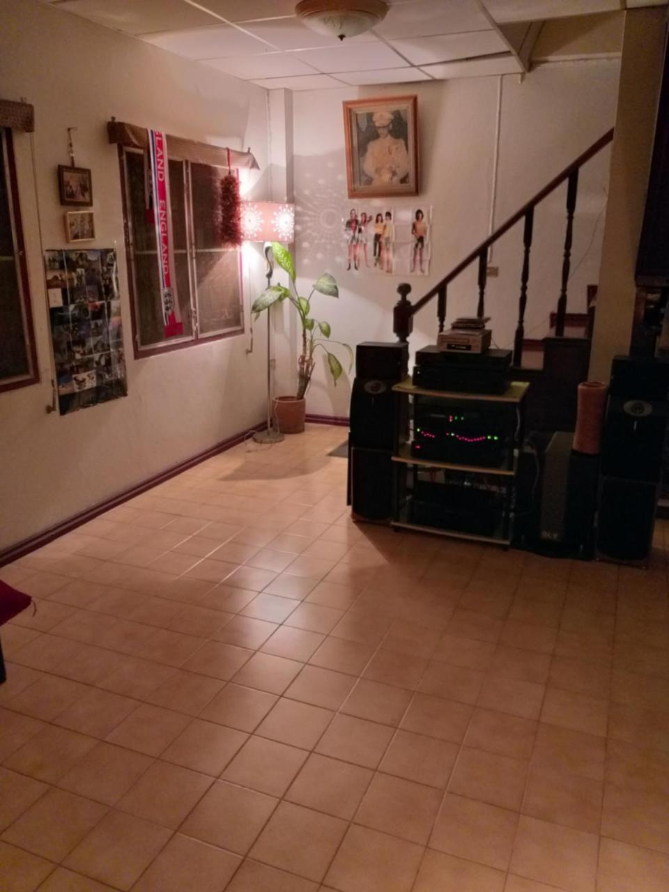 Srikrung Guesthouse 프라 나콘 시 아유타야 외부 사진
